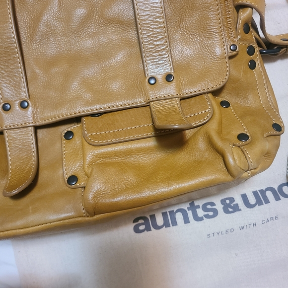 Aunts and Uncles Miss Apple Pie Messenger Bag - Picture 7 of 13